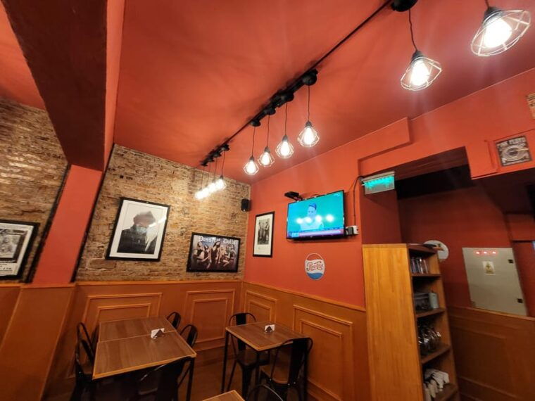 american-football-sport-bar