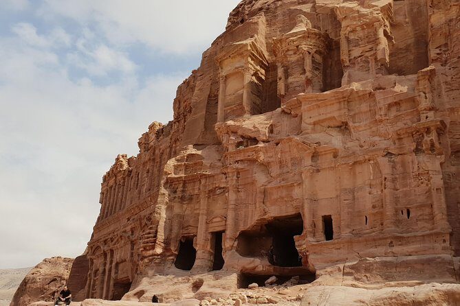 Amman and Aqaba airport lift to Petra and Wadi Rum - A Closer Look at the Transfer Experience