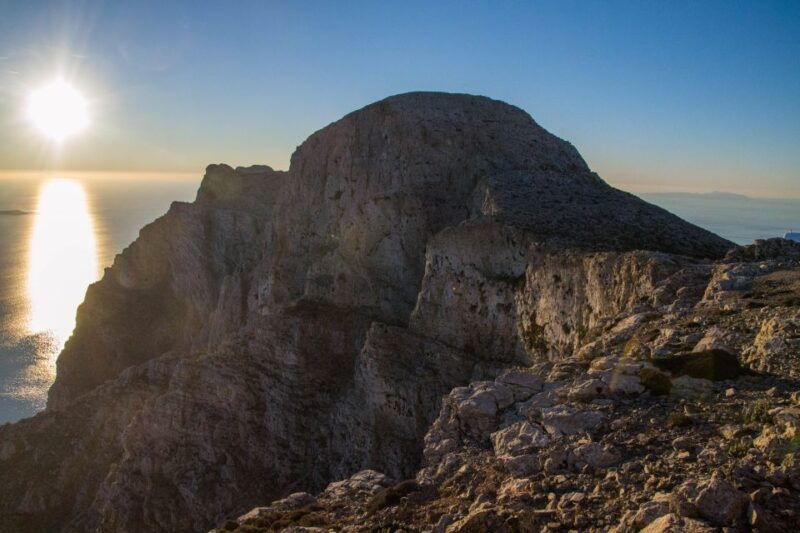 amorgos-hiking-along-the-ridges-of-mt-krikelos