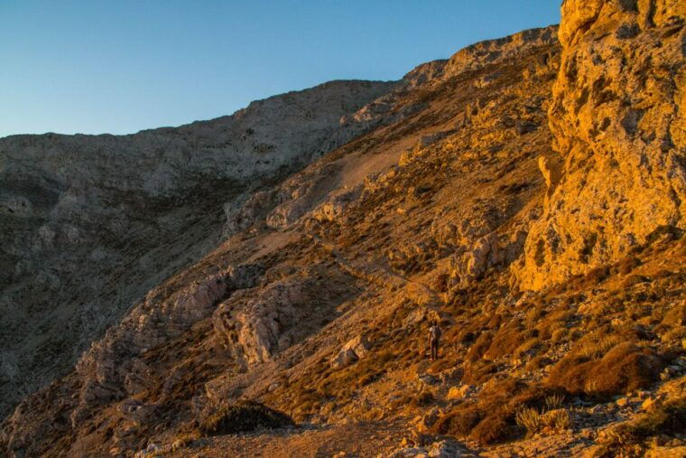 amorgos-hiking-along-the-ridges-of-mt-krikelos