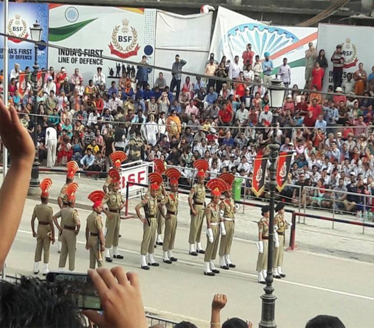 Amritsar City Tour with Wagah Border and Sadda Pind Village - Exploring the Golden Temple: A Spiritual Marvel