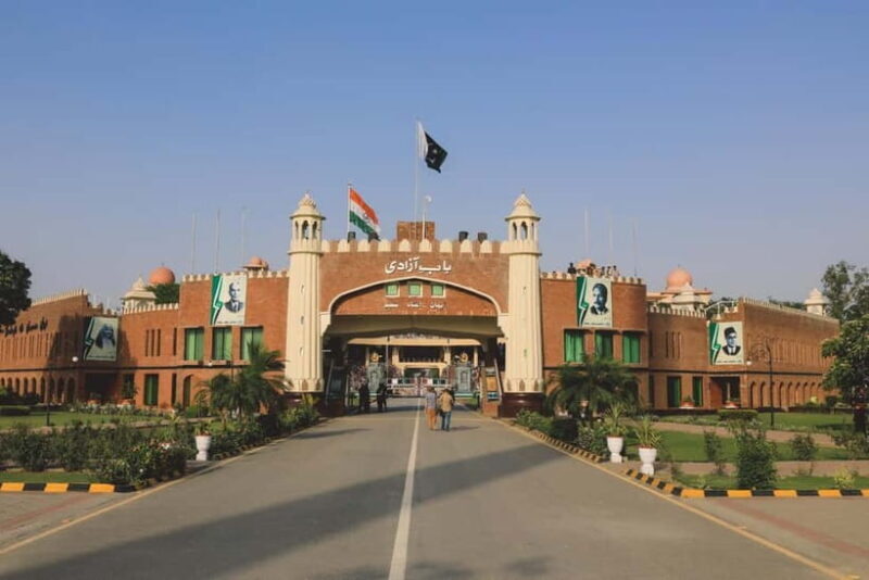 Amritsar: Wagah Border Flag-Lowering Ceremony Tour - Exploring the Experience