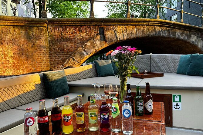 amsterdam-2-hour-canal-cruise-incl-drinks-dutch-snacks