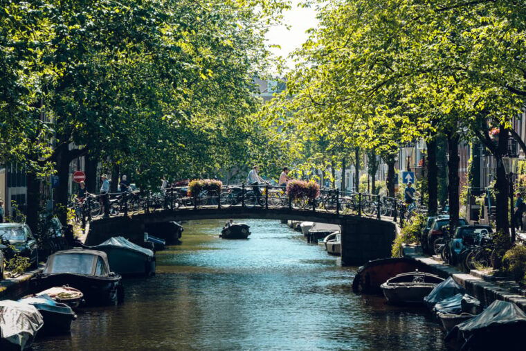 amsterdam-2-hour-city-highlights-guided-bike-tour