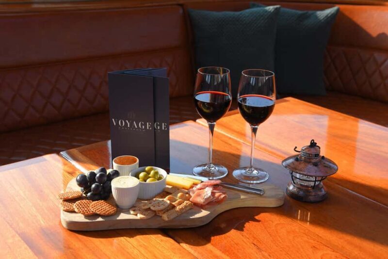 Amsterdam: 2-Hour Luxury Canal Cruise with Snacks & Drinks - Key Points
