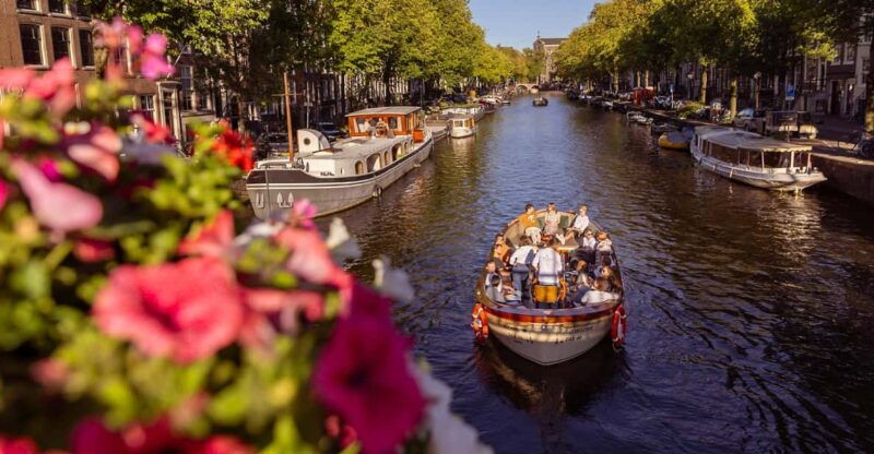 amsterdam-2h-canal-cruise-incl-dutch-snacks-drinks-option