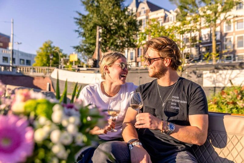 amsterdam-2h-canal-cruise-incl-dutch-snacks-drinks-option