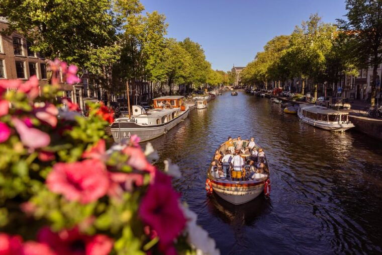 amsterdam-2h-canal-cruise-incl-dutch-snacks-drinks-option