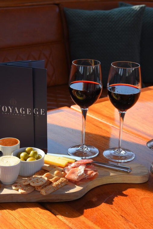 amsterdam-2h-canal-cruise-incl-dutch-snacks-drinks-option