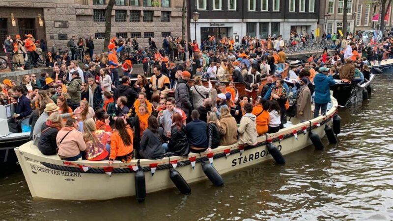 Amsterdam: 3 Hour Kings Day Boat Party with Unlimited Drinks - The Experience: A Detailed Look at the Kings Day Boat Party