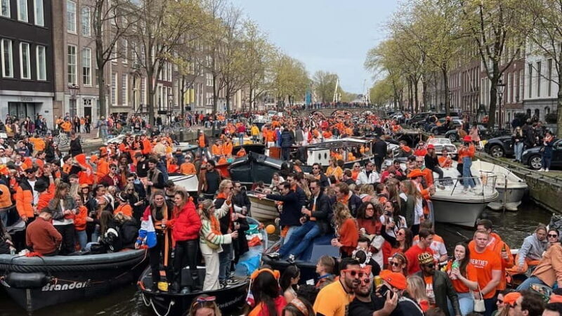 Amsterdam: 3 Hour Kings Day Boat Party with Unlimited Drinks - Practical Tips for Booking and Participation