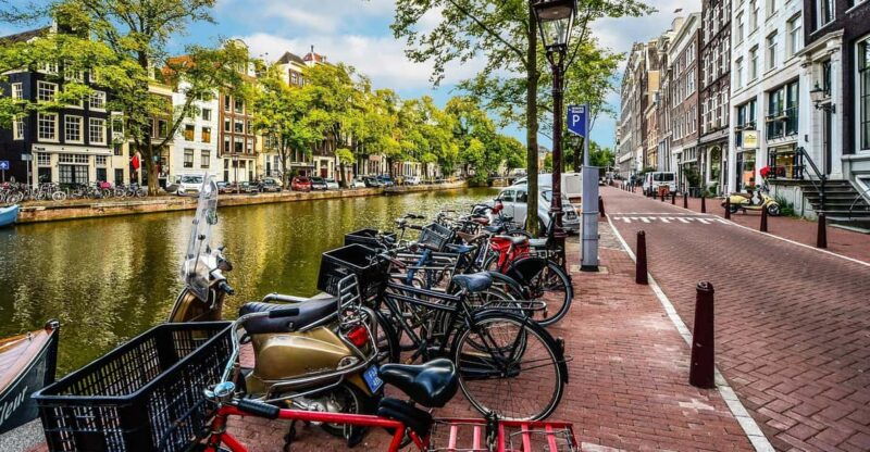 amsterdam-3-hour-private-bike-tour-of-the-city-center