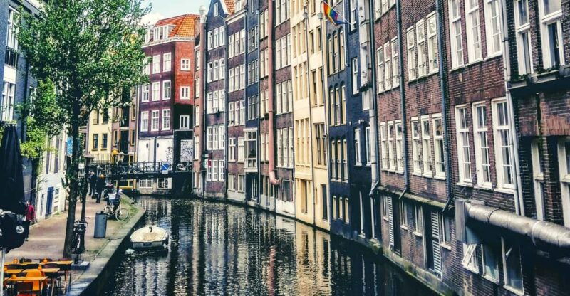 amsterdam-3-hour-see-and-taste-tour-of-historical-centre