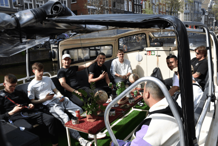 amsterdam-420-smoke-friendly-boat-tour