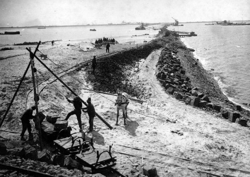 amsterdam-afsluitdijk-and-wadden-center-museum-private-tour