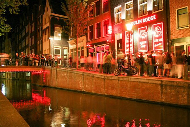 amsterdam-after-dark-public-red-light-district-exploration