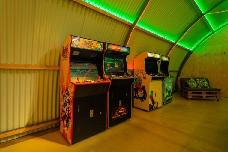 amsterdam-arcade-game-hall-classic-modern-fun-up-events