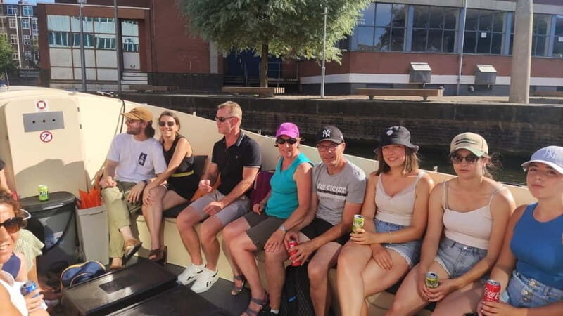 Amsterdam bike tour with a French-speaking guide local! - FAQs