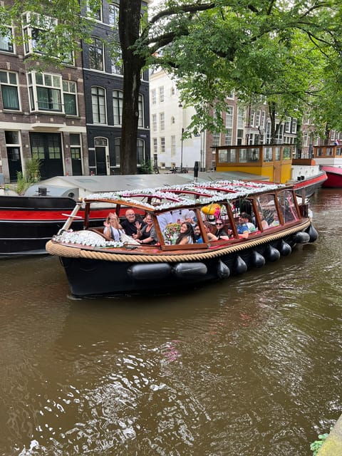 amsterdam-boat-tour-with-optional-unlimited-drinks