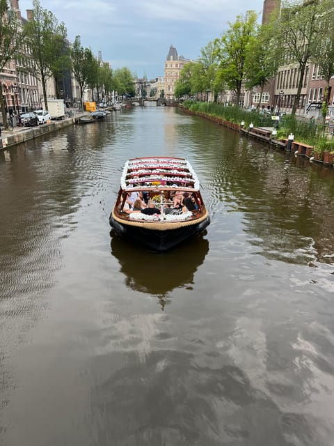 amsterdam-boat-tour-with-optional-unlimited-drinks
