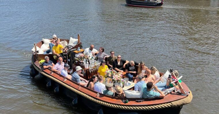 amsterdam-boat-tour-with-optional-unlimited-drinks