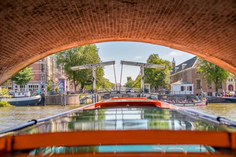 amsterdam-body-worlds-exhibition-and-canal-cruise