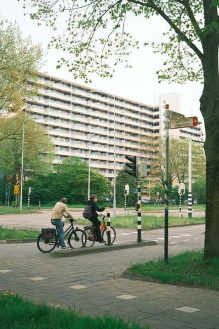 Amsterdam: Breakfast & True Amsterdam Experience Tour - Key Points