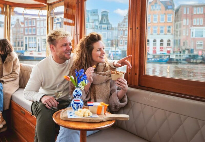 amsterdam-canal-cruise-with-bubbles-bites