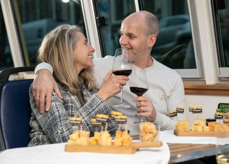 amsterdam-canal-cruise-with-culinary-burger-or-cheese-wine