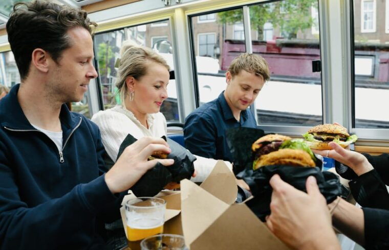 amsterdam-canal-cruise-with-culinary-burger-or-cheese-wine