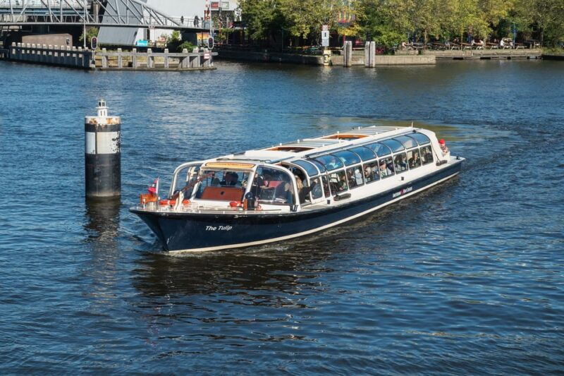 amsterdam-canal-cruise-with-live-commentary-audio-guide