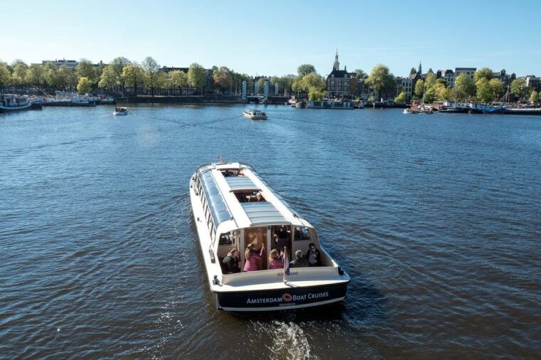 amsterdam-canal-cruise-with-live-commentary-audio-guide