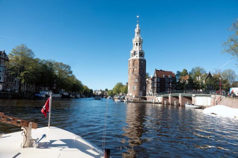 amsterdam-canal-cruise-with-live-commentary-audio-guide