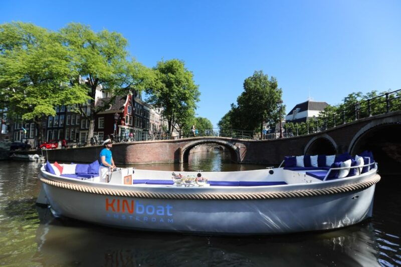 amsterdam-canal-cruise-with-unlimited-drink-option