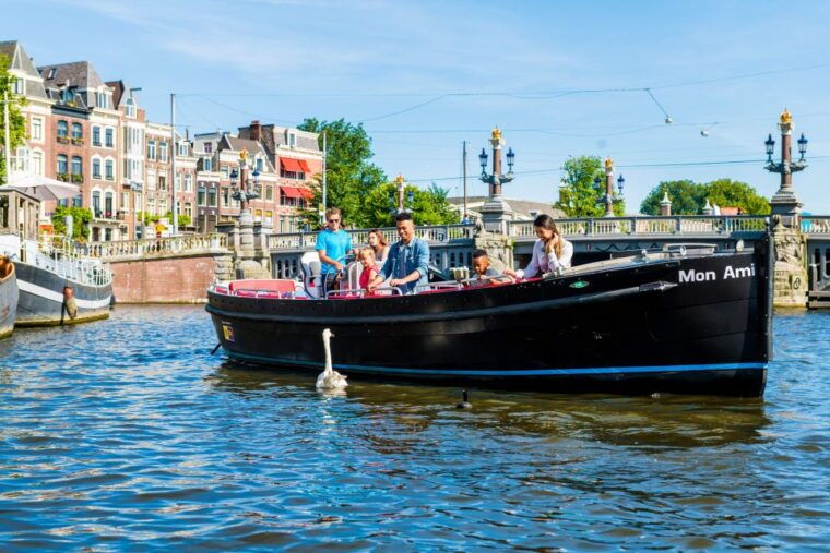amsterdam-canal-cruise-with-unlimited-drink-option