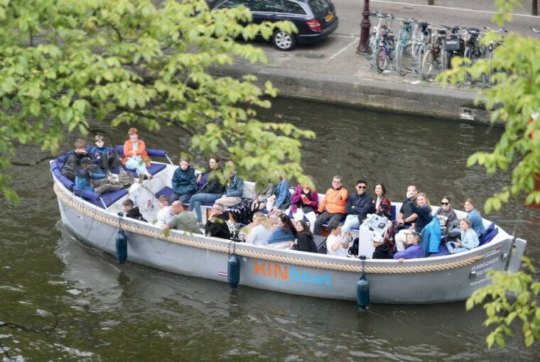amsterdam-canal-cruise-with-unlimited-drink-option