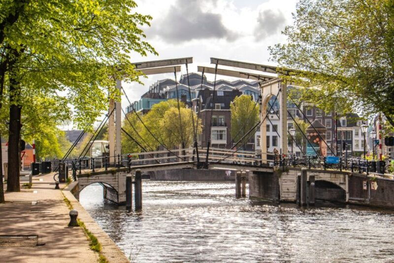 amsterdam-capture-the-most-photogenic-spots-with-a-local