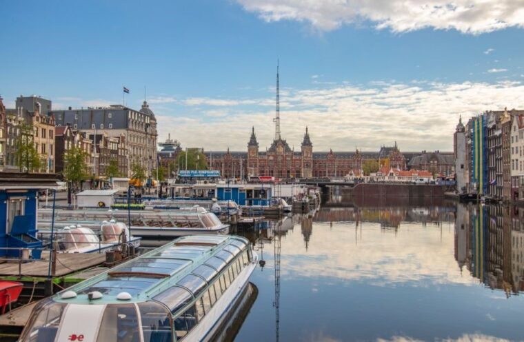 amsterdam-capture-the-most-photogenic-spots-with-a-local