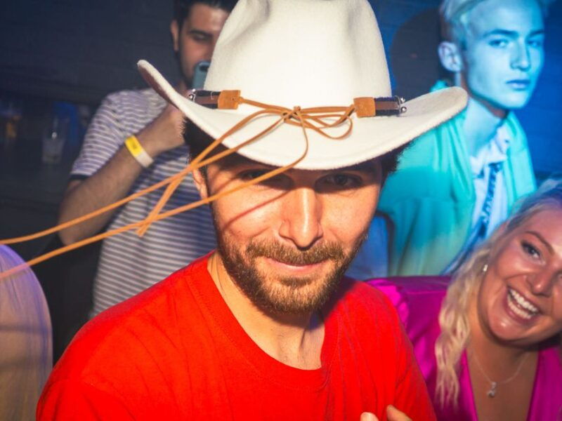 amsterdam-city-center-bar-crawl-and-nightlife-experience