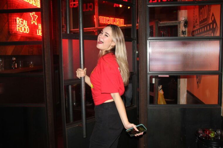 amsterdam-city-center-bar-crawl-and-nightlife-experience