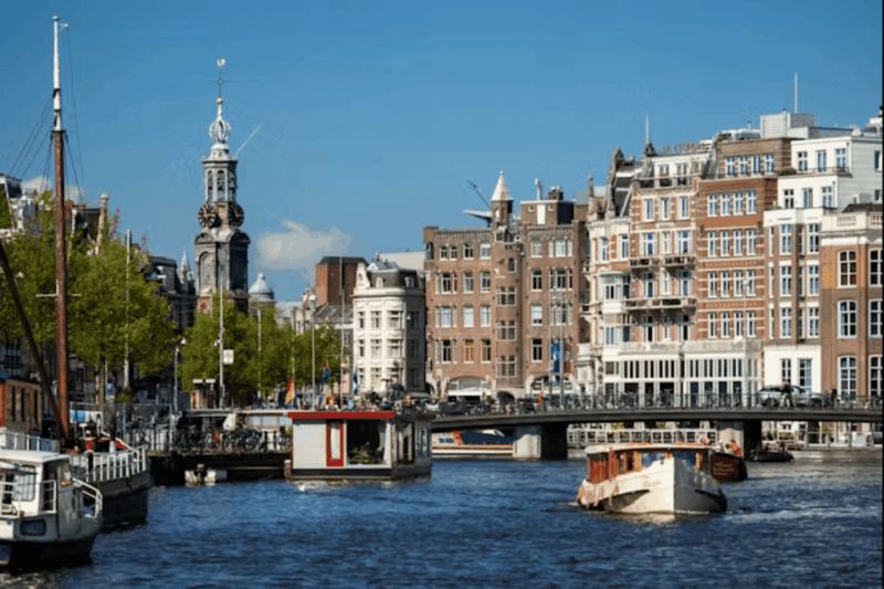 amsterdam-city-highlights-small-boat-canal-cruise-with-host