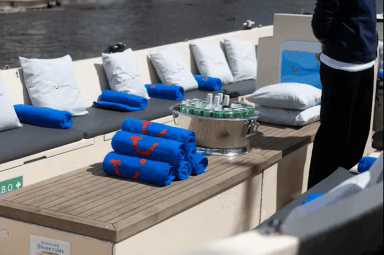 amsterdam-city-highlights-small-boat-canal-cruise-with-host