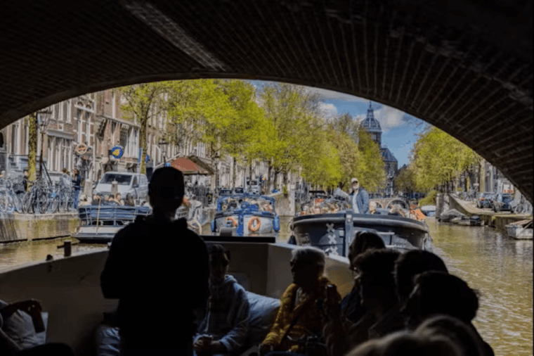 amsterdam-city-highlights-small-boat-canal-cruise-with-host