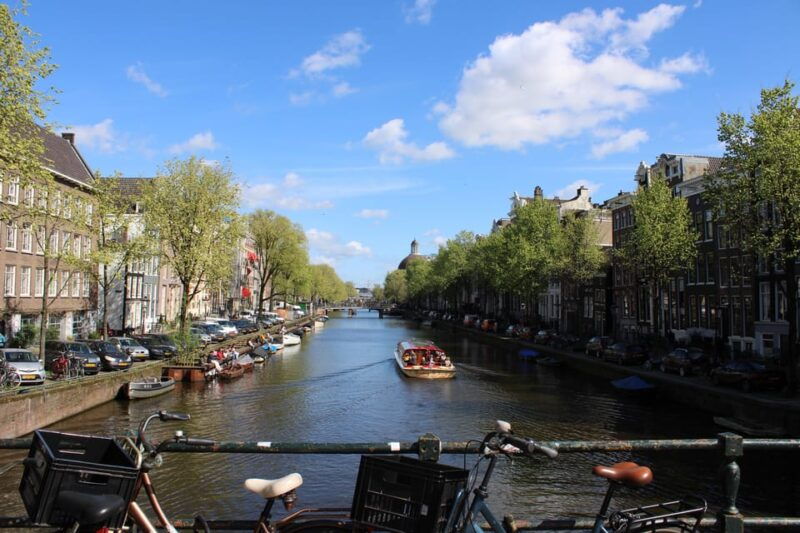 amsterdam-city-walking-experience-with-a-local