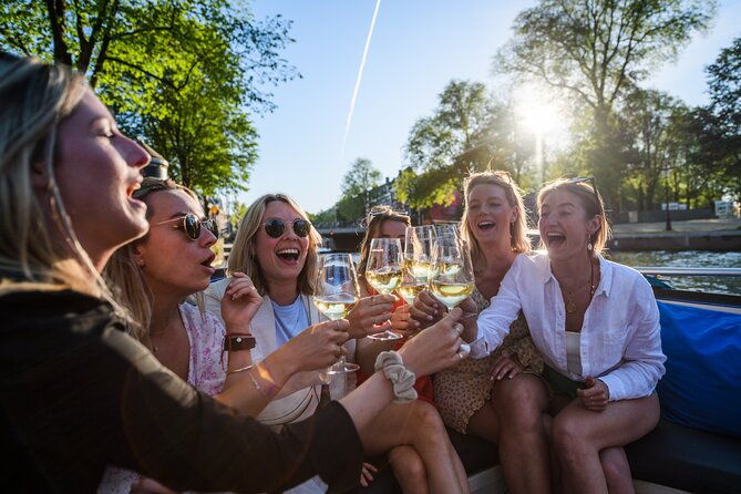amsterdam-covered-canal-cruise-with-unlimited-drinks-option