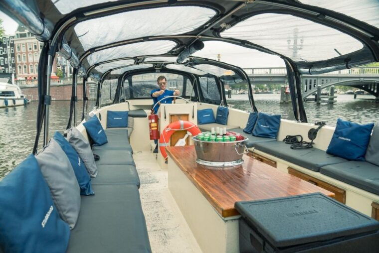 amsterdam-cozy-evening-canal-cruise-with-open-bar-option