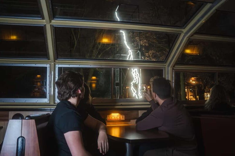 Amsterdam: Cozy Light Festival Cruise with Hot Chocolate - Key Points