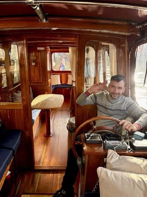 Amsterdam Daytime Boat Private Canal Cruise Tour With Guide - Why This Tour Offers Great Value