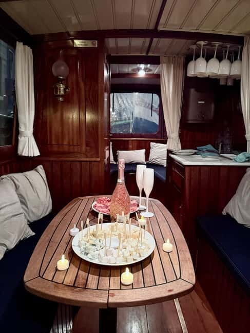 Amsterdam Daytime Boat Private Canal Cruise Tour With Guide - Who Is This Tour Best For?