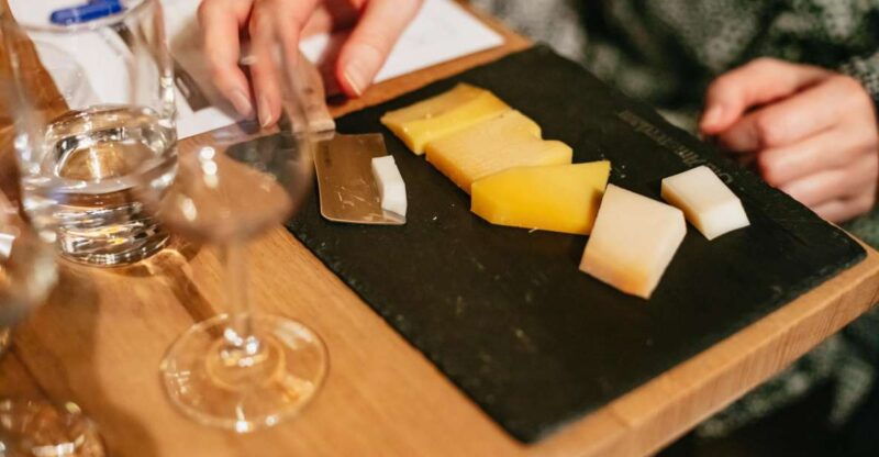 amsterdam-dutch-cheese-tasting-experience-with-wine